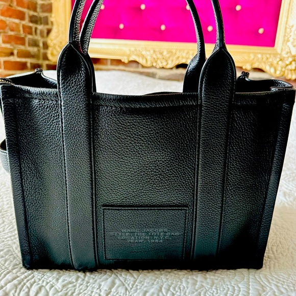 Marc Jacobs Authentic Black Medium Leather Tote Bag - Picture 3 of 12